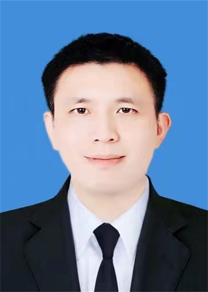 侯隽（声乐特聘专家）